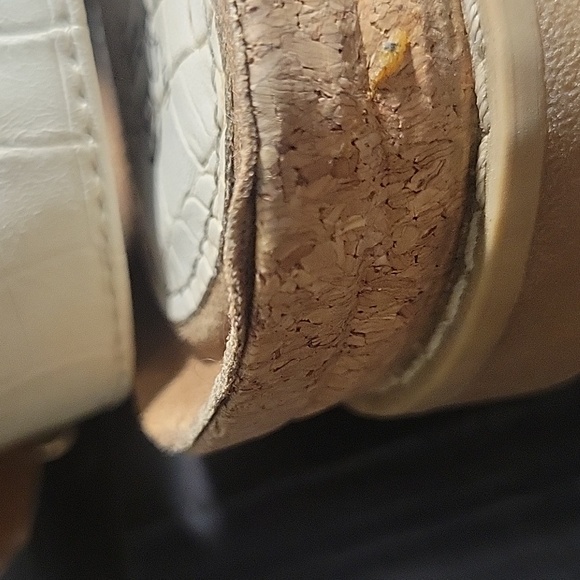 Euro Soft by Sofft Cream Crocodile Sandals Women's Size 8M - Picture 6 of 9